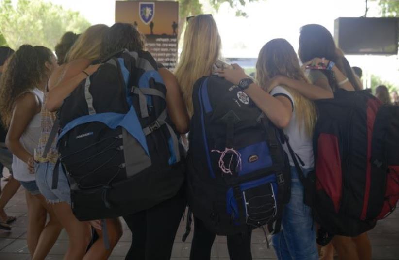 New female soldiers drafted to Bardales battalion (photo credit: IDF SPOKESMAN'S OFFICE)