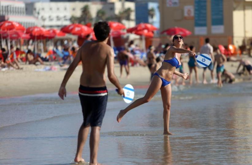 General view of Tel Aviv beach (photo credit: MARC ISRAEL SELLEM/THE JERUSALEM POST)