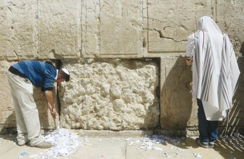 ‘Notes to God’ (photo credit: MARC ISRAEL SELLEM/THE JERUSALEM POST)