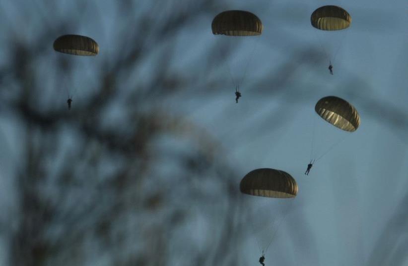 IDF Paratroopers. (photo credit: AMIT BAR-YOSEF)