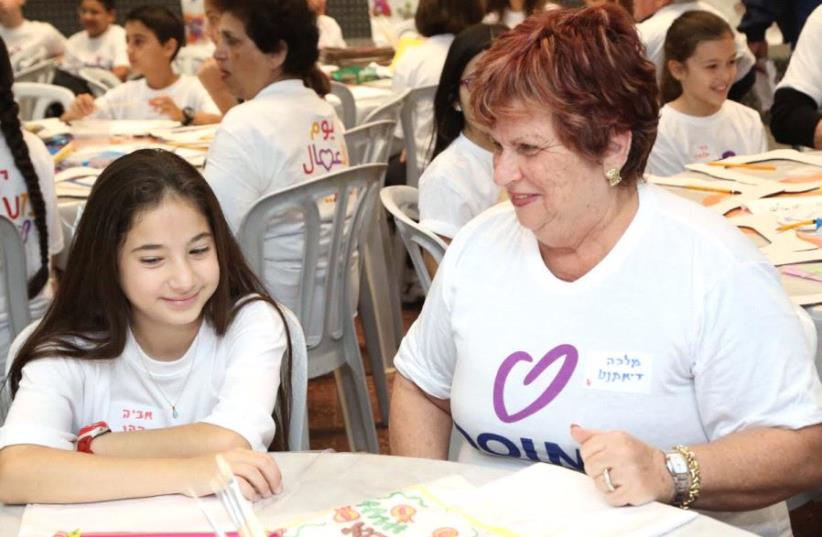 Good Deeds Day as it was marked in Holon in 2016. (photo credit: SIVAN FARAG)