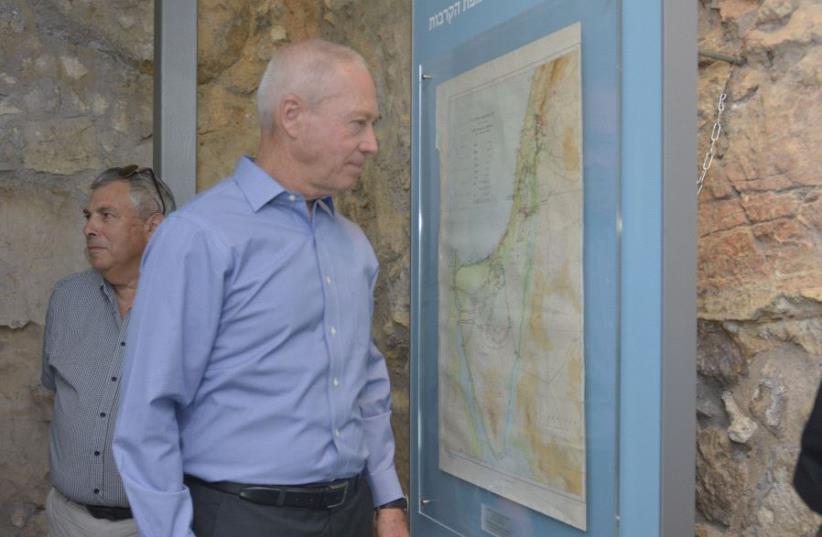 Housing and Construction Minister Yoav Galant tours the Old City’s new archeological garden 8/5/2017. (photo credit: MEIR ELIPOUR)