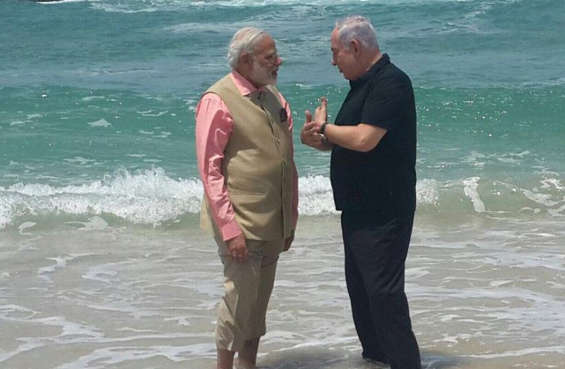 Israeli Prime Minister Benjamin Netanyahu and Indian Prime Minister Narendra Modi tour Dor Beach on the third day of Modi's visit to Israel‏ (photo credit: Courtesy)