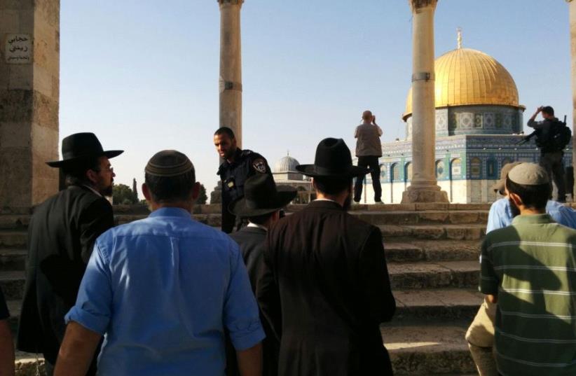 Jewish visitors in Temple Mount (photo credit: ARNON SEGAL)