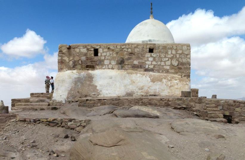 Aaron's Tomb  (photo credit: WIKIMEDIA COMMONS / JONEIKIFI)