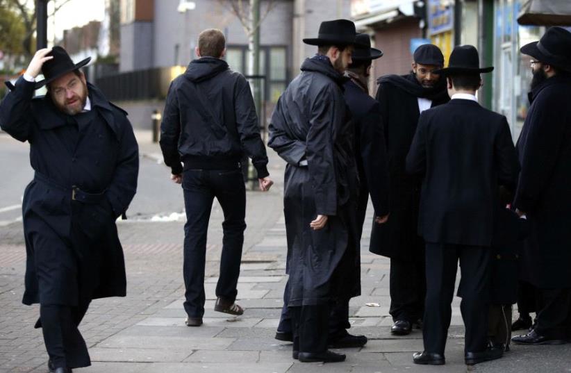 British Jews (photo credit: PAUL HACKETT/REUTERS)