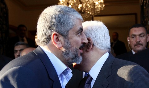 Abbas meets Mashaal in Cairo (Reuters)