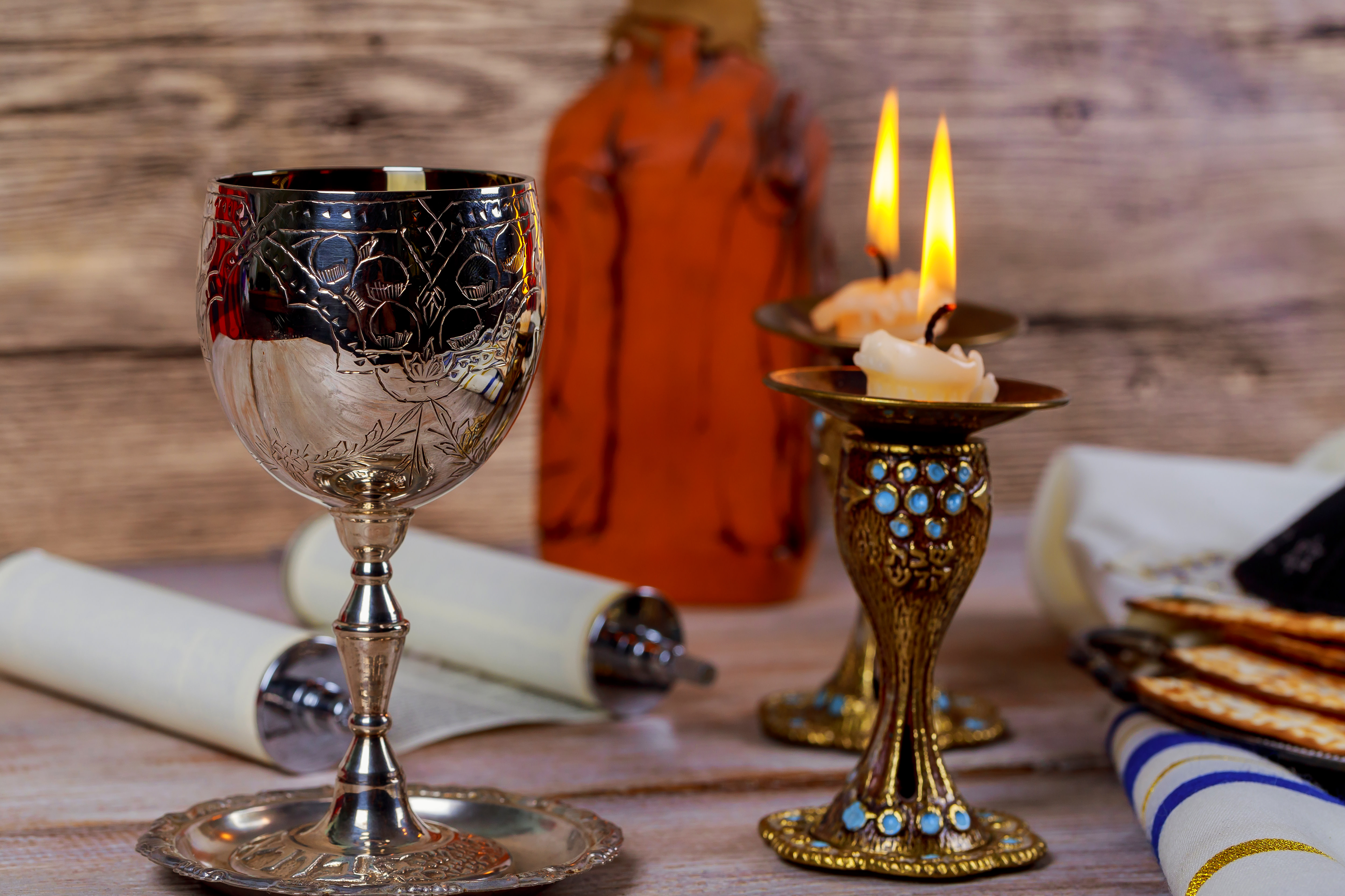 Shabbat candles (credit: ING IMAGE/ASAP)