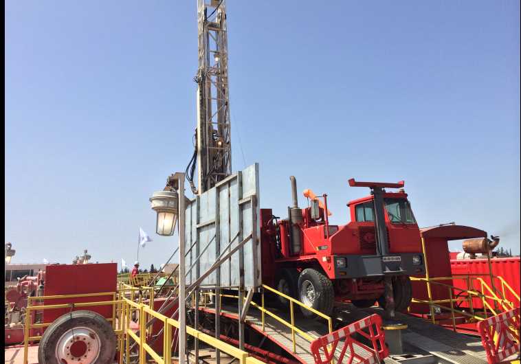 Golan oil rig