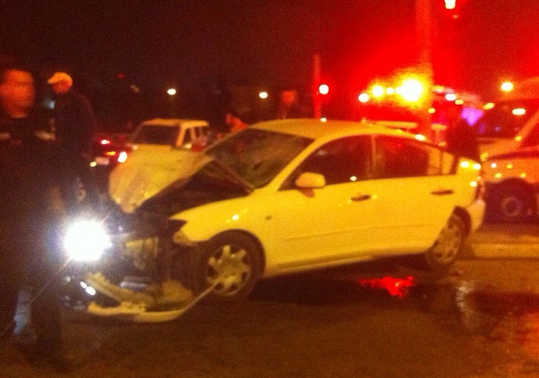 Scene of car accident in Jerusalem, April 15 , 2015