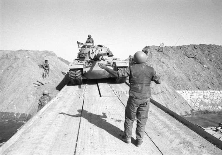 IDF tanks cross the Suez Canal