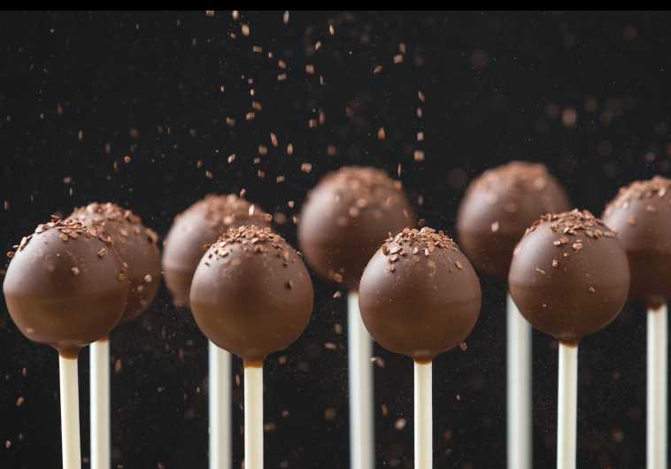 Caramel and walnut chocolate lollipops