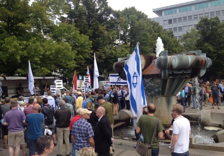 Pro-Israel rally against al-Quds day in Berlin, July 11, 2015.