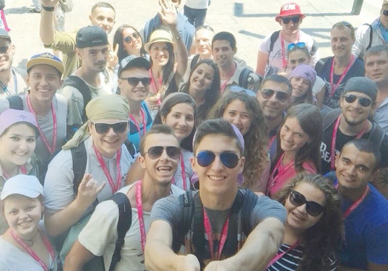 UKRAINIAN JEWISH students, including some from Russian-occupied Crimea, enjoy themselves during a Birthright trip to Israel this week.