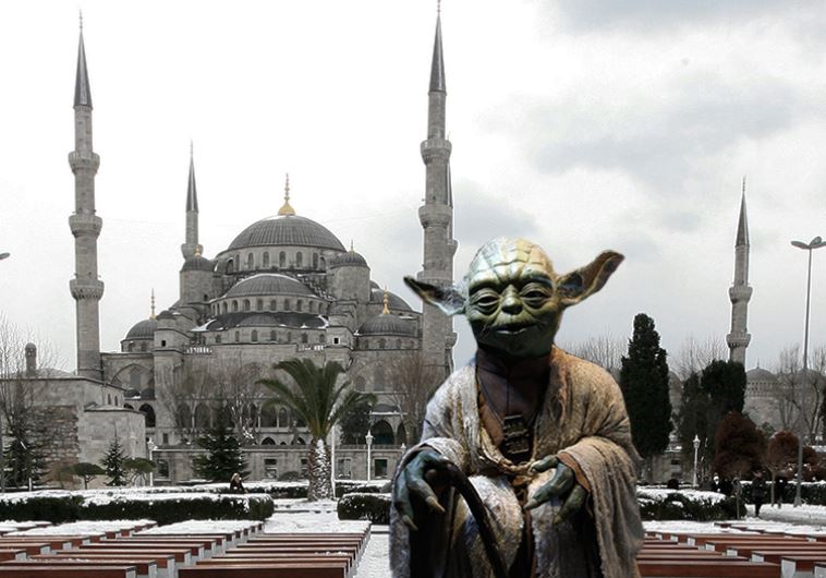 Yoda next to the Blue Mosque in Istanbul