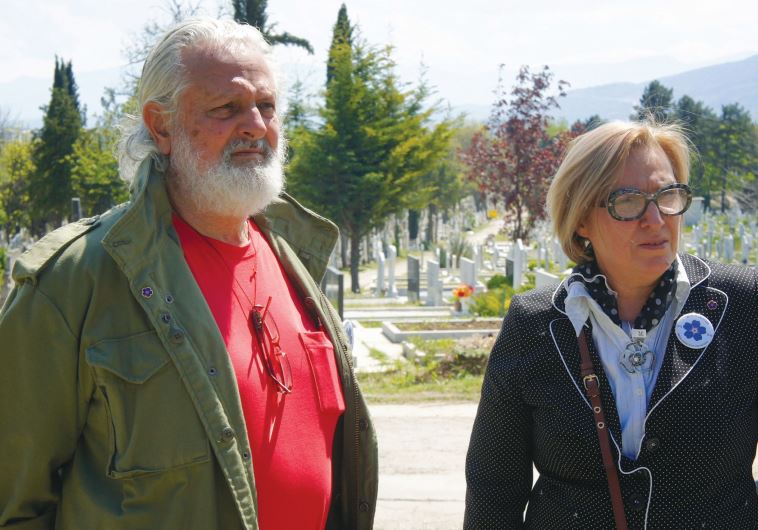Ricardo Benadon and Jasmina Namiceva visit the Skopje Jewish cemetery