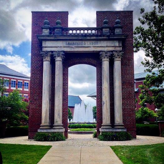 Hallene Gateway at the University of Illinois