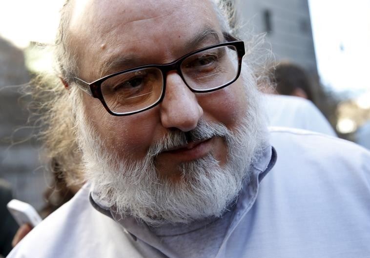 Israeli spy Jonathan Pollard leaves a federal courthouse in New York