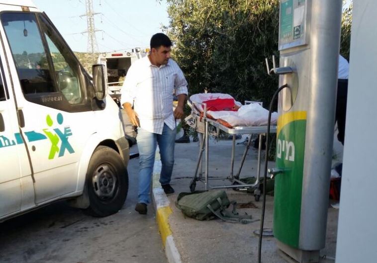 Dor Alon gas station on Route 443 where Israeli was stabbed to death in terror attack