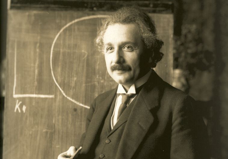 Albert Einstein lecturing in Vienna, 1921