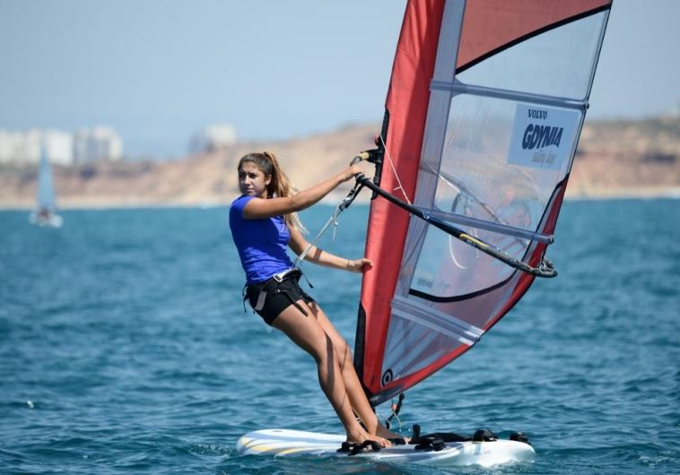 Windsurfer Noy Drihan