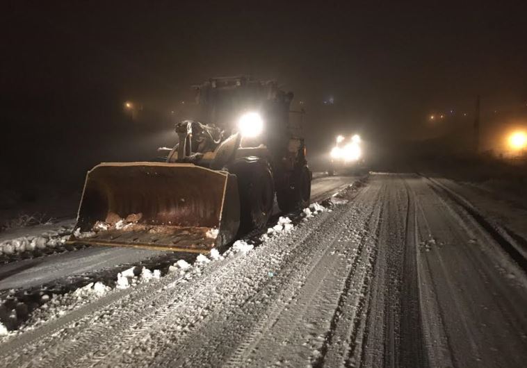 IDF clearing snow on Highway 35, January 26, 2016