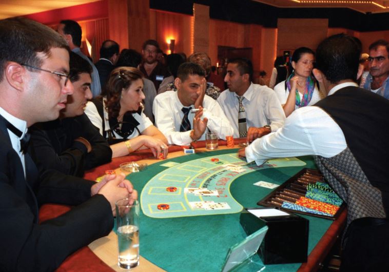 Israelis flock to the Oasis Casino in Jericho, West Bank, in September 1998