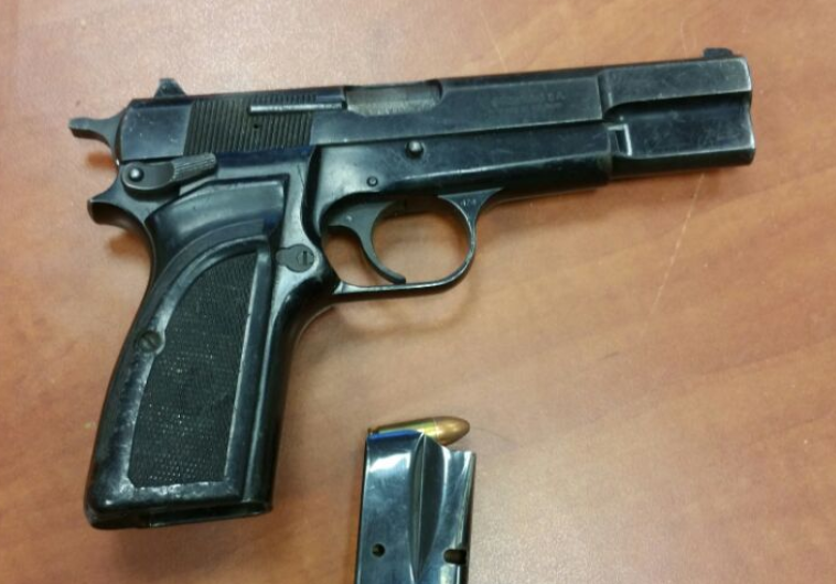 Gun found in overnight raid - March 22, 2016