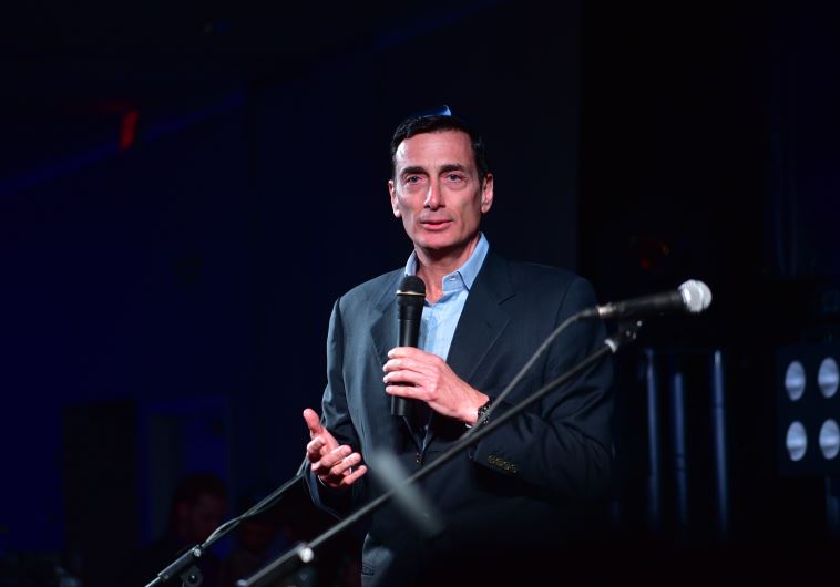 Limmud FSU International Steering Committee Chair and philanthropist Matthew Bronfman speaking at tonight's tribute to his father, Edgar Bronfman.