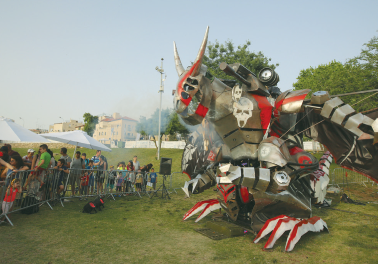 THE DRAGON ROBOT displays its abilities at the capital’s Geek PicNic festival this week.