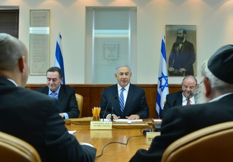 Prime Minister Benjamin Netanyahu at a meeting of cabinet ministers in Jerusalem, May 30, 2016