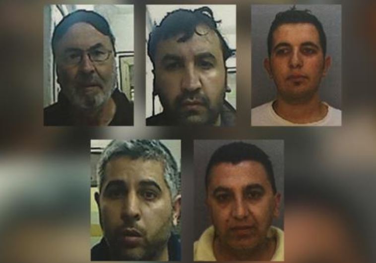 Suspected terrorists in pipe bomb attack in Hizma‏
