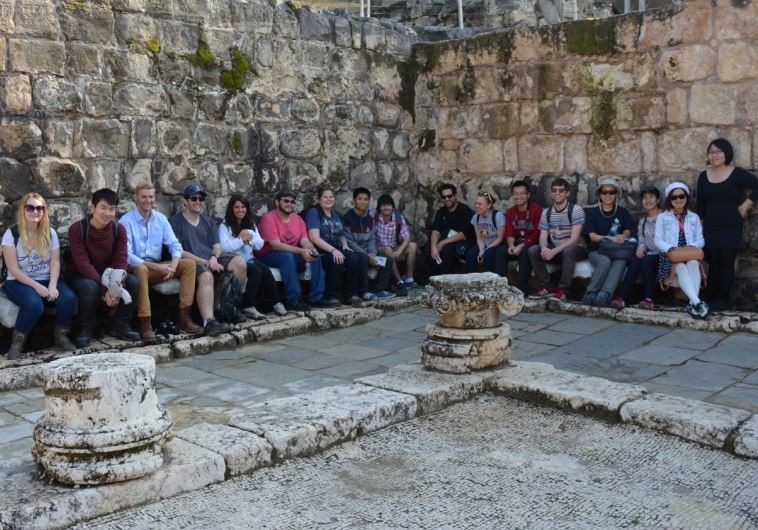 Azekah exacavation group photo