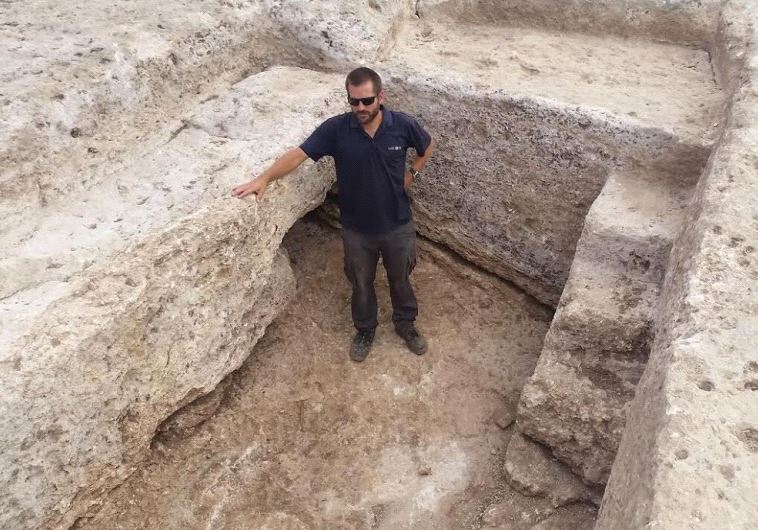 IAA excavation director Joppe Gosker inside the pottery workshop’s water reservoir in Shlomi.