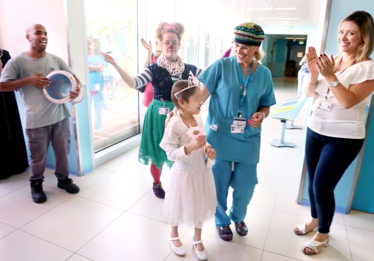 Syrian girl at Rambam medical center
