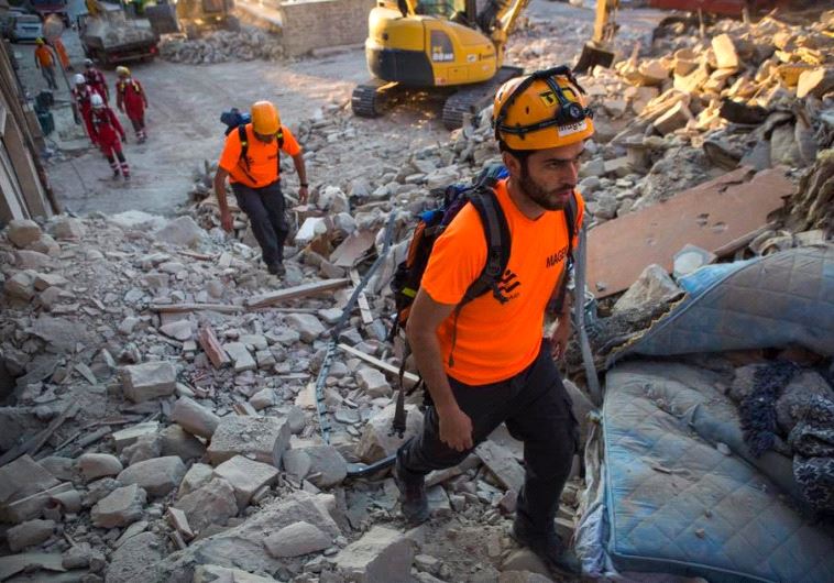 IsraAID workers in Italy.