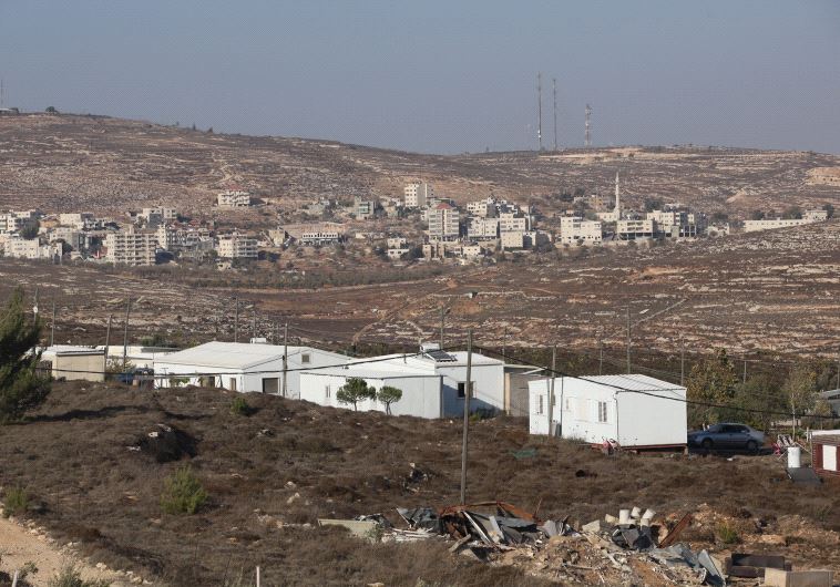 Construction in Amona settlement