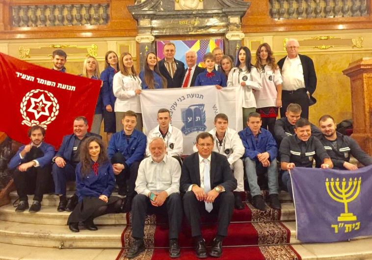  Zionist Youth Movements in the Lviv Opera with Lviv Mayor Andriy Sadovoy (back row, center left) and Limmud FSU Founder Chaim Chesler (back row, center right.
