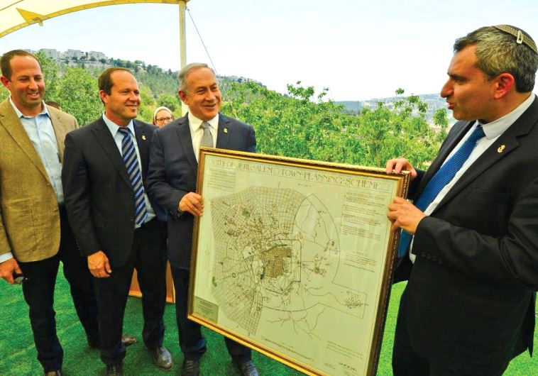 FROM LEFT) Jerusalem Development Authority CEO Eyal Haimovsky, Jerusalem Mayor Nir Barkat, Prime Minister Benjamin Netanyahu, and Jerusalem Affairs Minister Ze’ev Elkin.