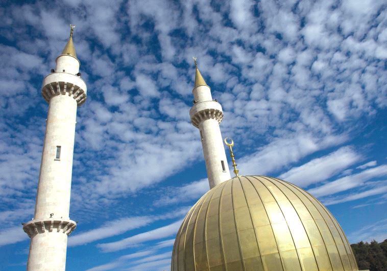 A mosque in Abu Ghosh with its minarets towering above