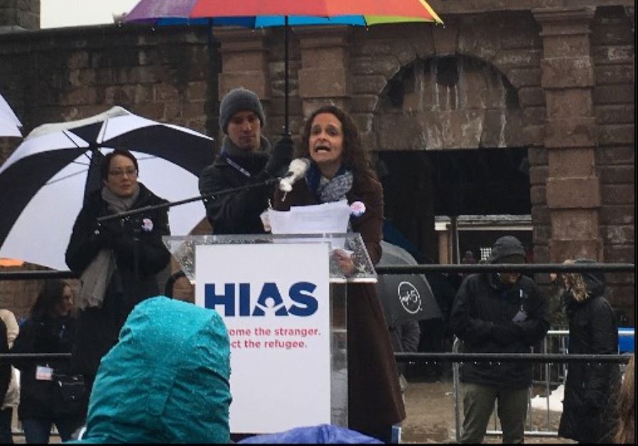 Rabbi Jennie Rosenn addressing the HIAS rally