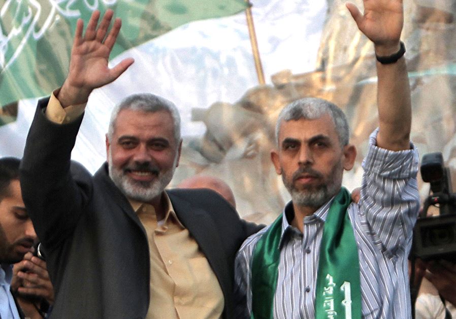 Ismail Haniyeh (L) and Yahya Sinwar (R)