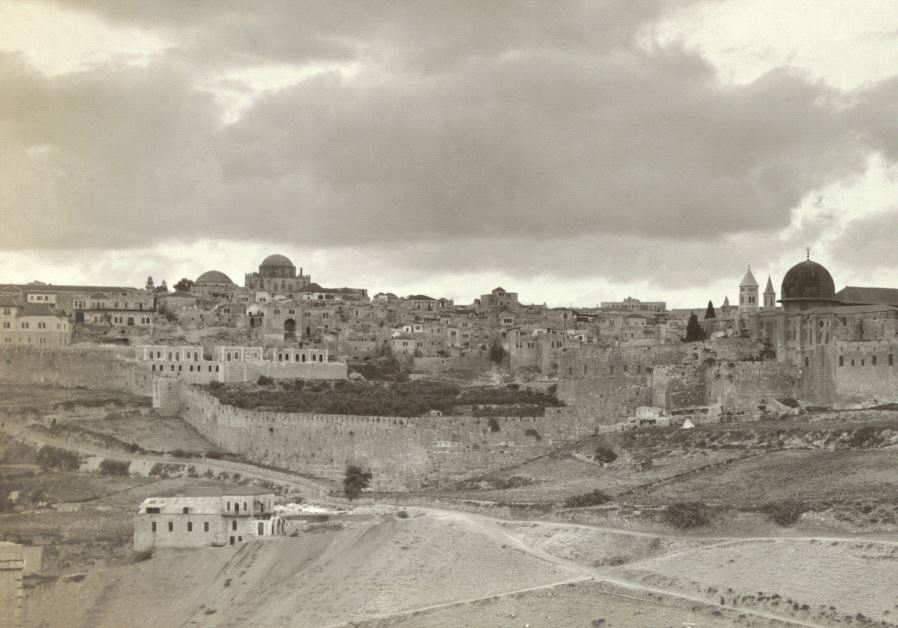 A panorama of early 20th-century Jerusalem, showing the city walls, the Dome of the Rock and the Aksa Mosque