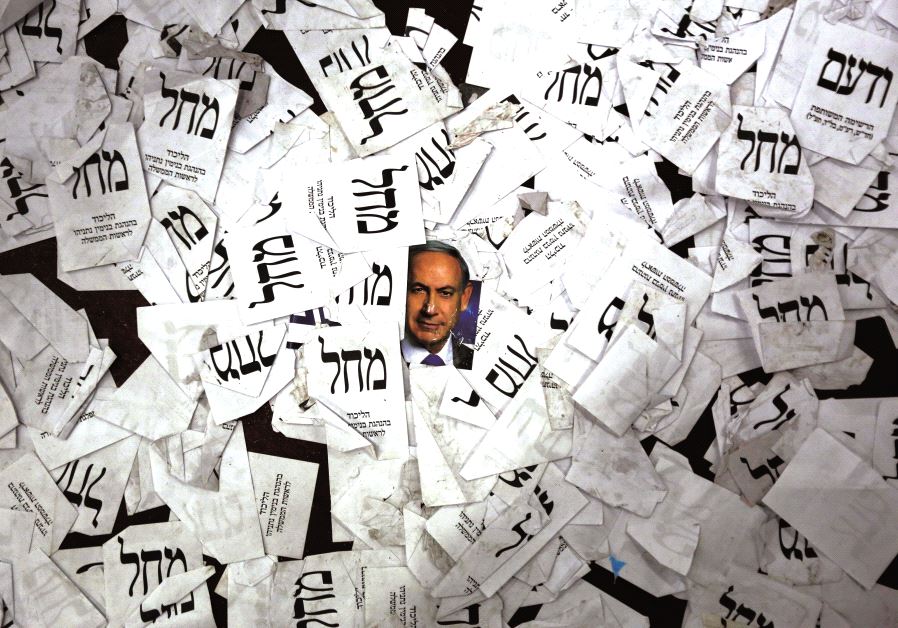 Des bulletins de vote par centaines