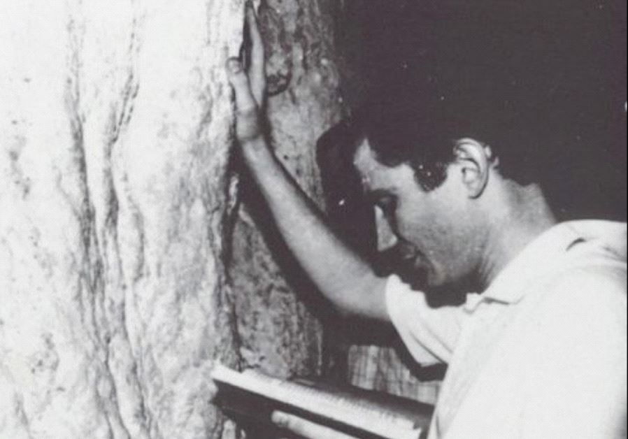 YULI EDELSTEIN prays at the Western Wall after his release from the Russian gulag in 1987