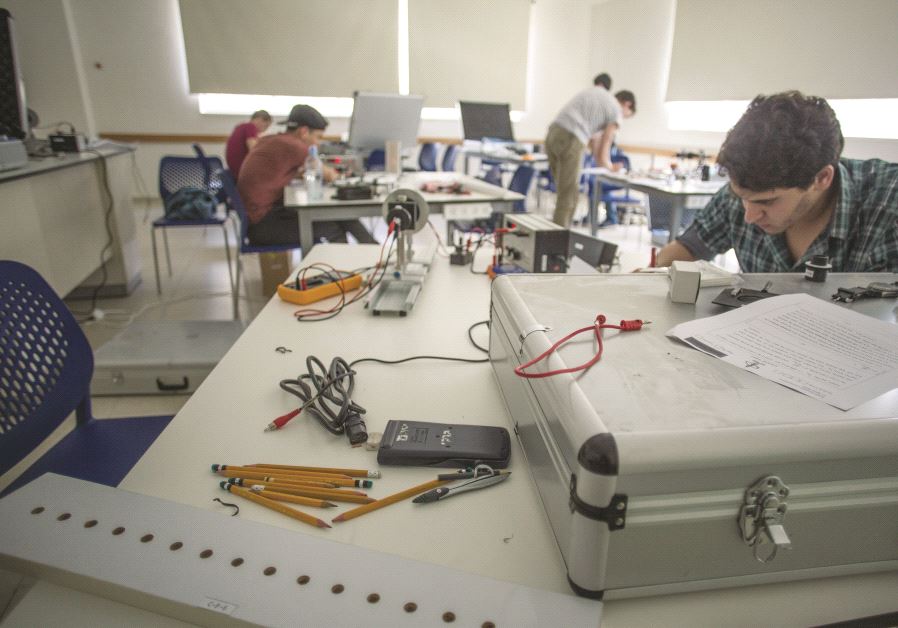 Des élèves se préparant pour les prochains Jeux olympiques de physique
