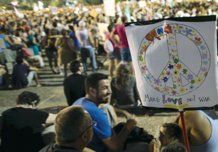 Left-wing protesters at Rabin Square in Tel Aviv, 2015