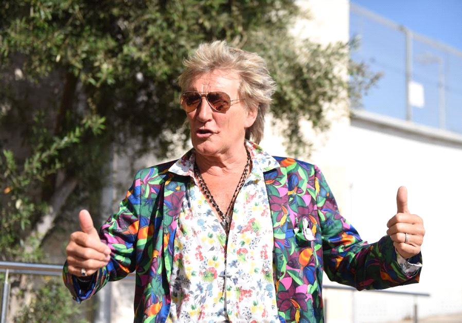 Rod Stewart arrives in Israel ahead of his concert in Tel Aviv, June 13, 2017