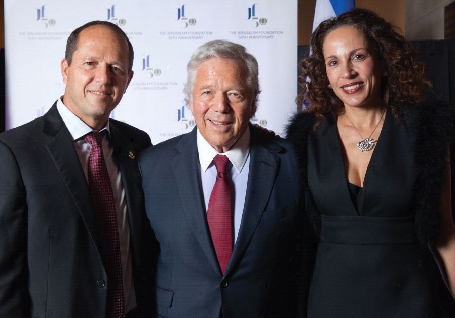 Arbib with (from left) Mayor Nir Barkat and New England Patriots owner Robert Kraft at the celebration for the Jerusalem Foundation’s 50th anniversary, at New York City’s Metropolitan Museum of Art in September 2016