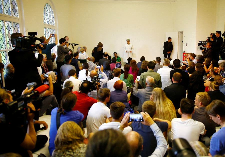 Seyran Ates, founder of the new liberal Ibn-Rushd-Goethe-Mosque, prays in Berlin
